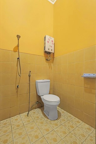 Imagen de la habitación del Hotel OYO 92486 Permata 3, Kebonsari. Foto 15