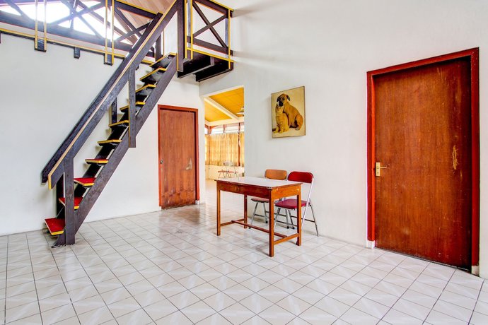 Imagen de los interiores del Hotel OYO 92505 Asta Guesthouse. Foto 20