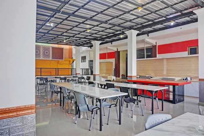 Imagen de los interiores del Hotel OYO 92518 De Luna. Foto 10