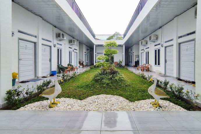 Imagen de los interiores del Hotel OYO 92522 Gle Kost Syariah. Foto 16