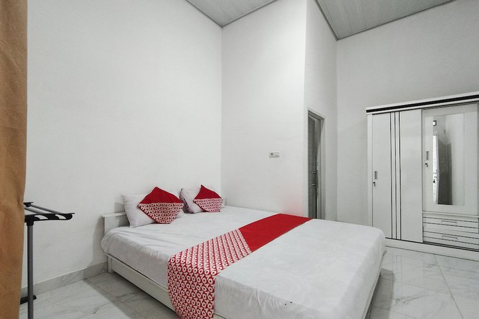 Imagen de la habitación del Hotel OYO 92522 Gle Kost Syariah. Foto 10