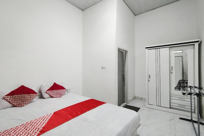 Imagen de la habitación del Hotel OYO 92522 Gle Kost Syariah. Foto 13