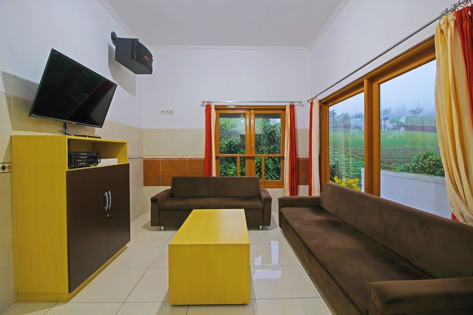 Imagen de los interiores del Hotel OYO 92533 Harjuna Guest House. Foto 17