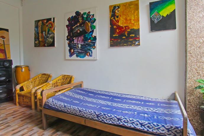 Imagen de los interiores del Hotel OYO 92558 Bale Datu Homestay. Foto 19