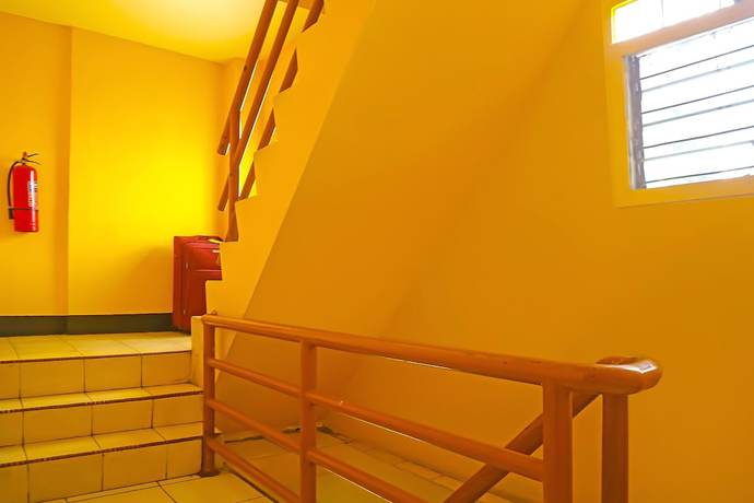 Imagen de los interiores del Hotel OYO 92581 Tangki Residence 2. Foto 15