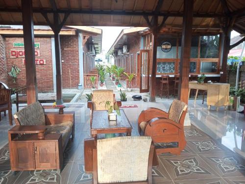 Imagen general del Hotel OYO 92606 Djoglo Boto Homestay. Foto 12