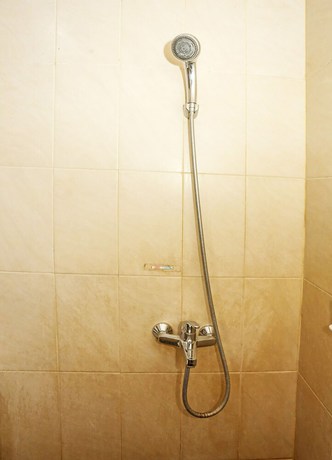 Imagen de la habitación del Hotel OYO 92674 Ciputat. Foto 15