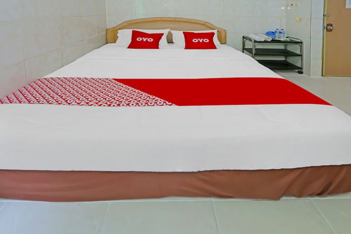 Imagen de la habitación del Hotel OYO 92677 Bintaro. Foto 2