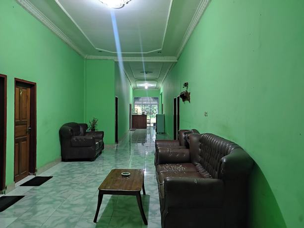 Imagen de los interiores del Hotel OYO 92724 Penginapan Syariah Al Syifa. Foto 10