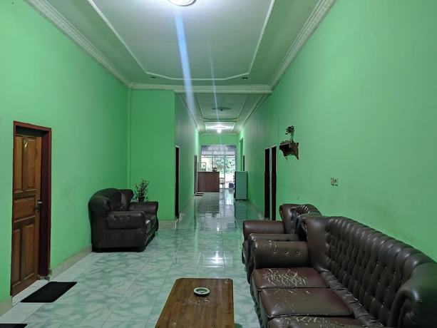 Imagen de los interiores del Hotel OYO 92724 Penginapan Syariah Al Syifa. Foto 12