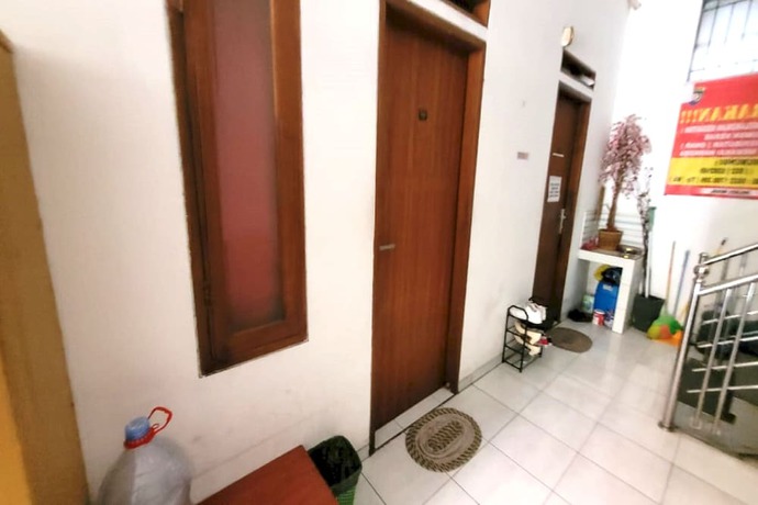 Imagen de los interiores del Hotel OYO 92725 Regol Srimahi Residence. Foto 11