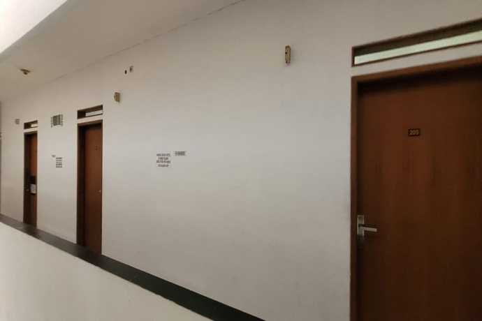 Imagen de los interiores del Hotel OYO 92725 Regol Srimahi Residence. Foto 15