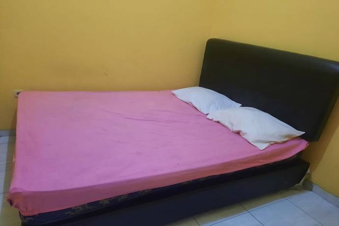 Imagen de la habitación del Hotel OYO 92725 Regol Srimahi Residence. Foto 9
