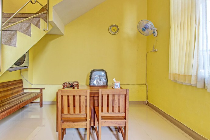 Imagen de los interiores del Hotel OYO 92792 Umi Rahayu Guesthouse. Foto 15