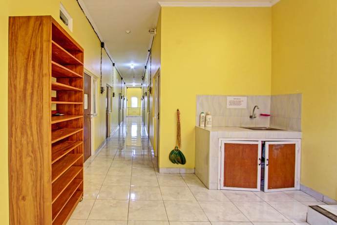 Imagen de los interiores del Hotel OYO 92792 Umi Rahayu Guesthouse. Foto 20