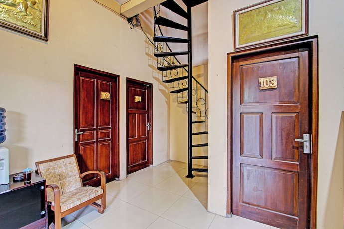 Imagen de los interiores del Hotel OYO 92851 Homestay Borobudur Specpacker Syariah. Foto 15