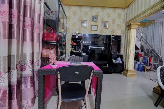 Imagen de los interiores del Hotel OYO 92862 Rania Kost Simpang Rimbo. Foto 19