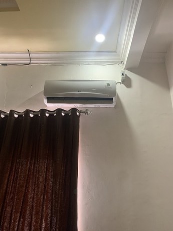 Imagen de la habitación del Hotel OYO 92899 Penginapan Laota Syariah. Foto 4