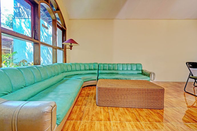 Imagen de los interiores del Hotel OYO 92927 Griya Ayu Minahasa. Foto 12