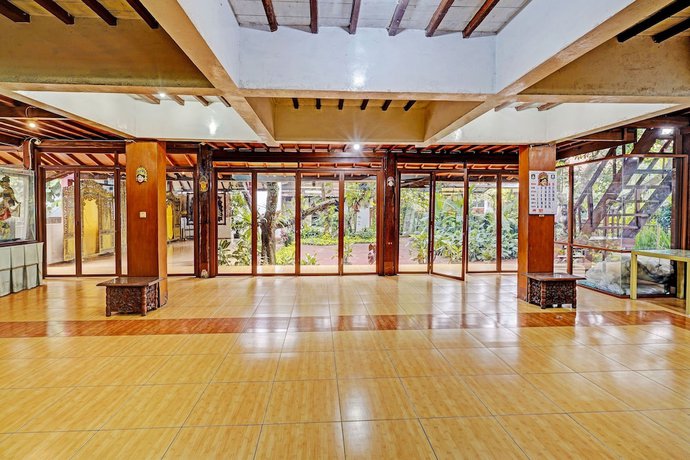 Imagen de los interiores del Hotel OYO 92927 Griya Ayu Minahasa. Foto 13