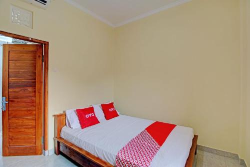 Imagen de la habitación del Hotel OYO 92952 Nirmala Guest House. Foto 20