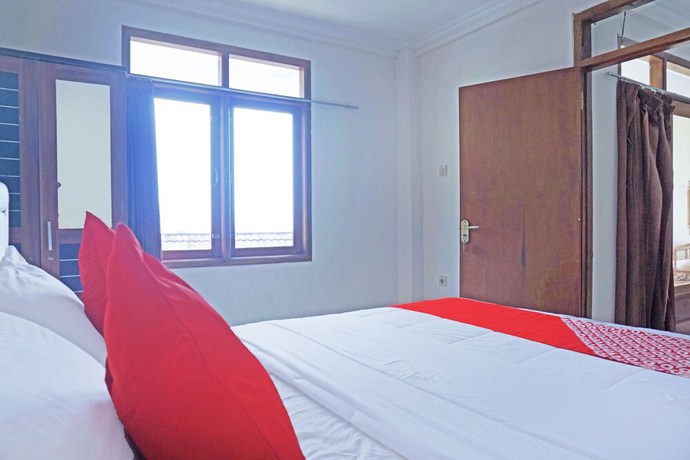 Imagen de la habitación del Hotel OYO 92966 Villa Bukit Awan. Foto 2