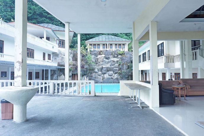 Imagen de los interiores del Hotel OYO 92966 Villa Bukit Awan. Foto 10