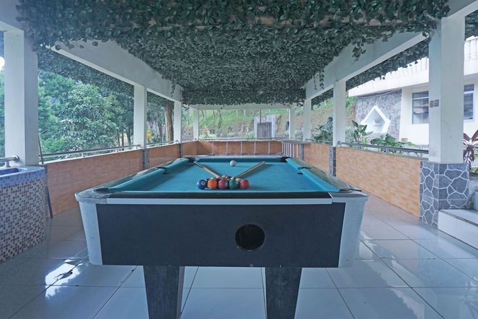 Imagen de los interiores del Hotel OYO 92966 Villa Bukit Awan. Foto 12