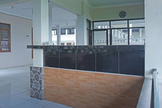 Imagen de los interiores del Hotel OYO 92966 Villa Bukit Awan. Foto 13