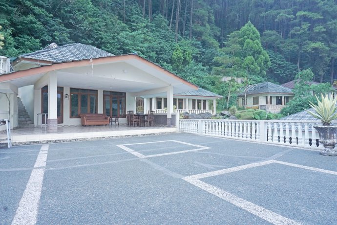 Imagen de los interiores del Hotel OYO 92966 Villa Bukit Awan. Foto 14