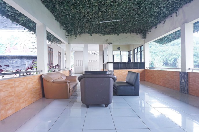 Imagen de los interiores del Hotel OYO 92966 Villa Bukit Awan. Foto 16