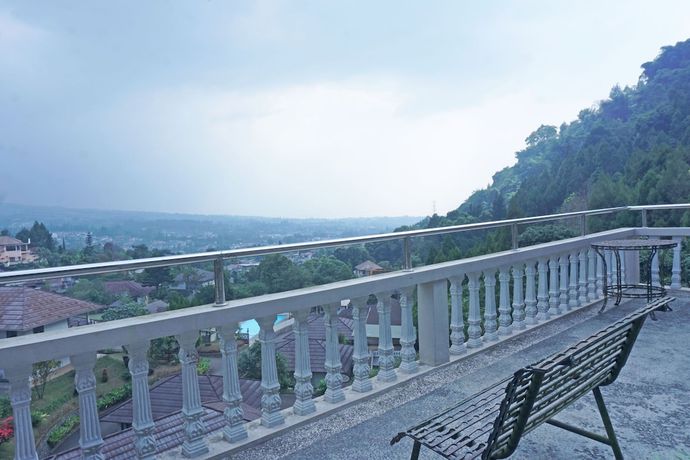 Imagen de los interiores del Hotel OYO 92966 Villa Bukit Awan. Foto 19