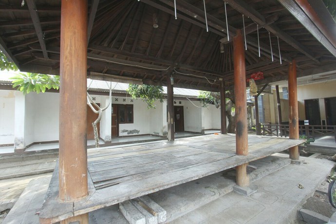 Imagen de los interiores del Hotel OYO 93002 Kost Gayus. Foto 14