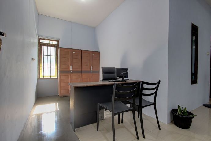 Imagen de los interiores del Hotel OYO 93012 Griya Kencana Asri Syariah. Foto 18