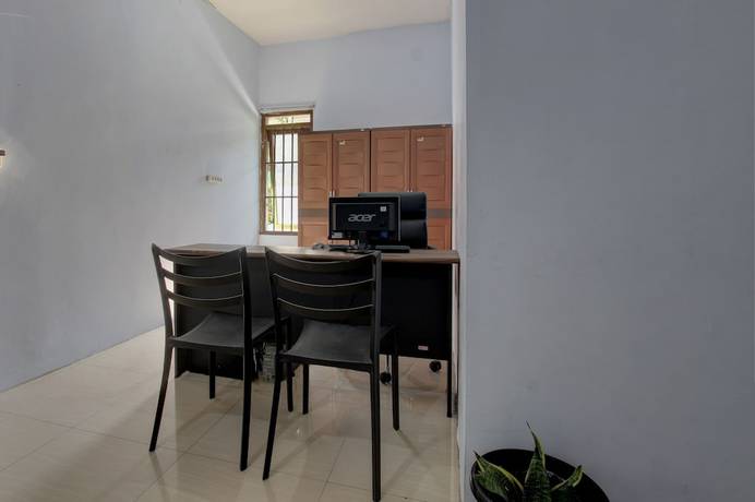 Imagen de los interiores del Hotel OYO 93012 Griya Kencana Asri Syariah. Foto 19
