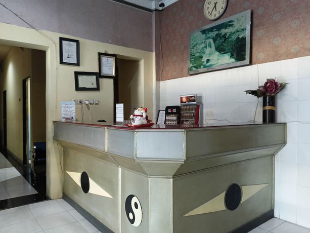 Imagen de los interiores del Hotel OYO 93046 Fortuna Parepare. Foto 13
