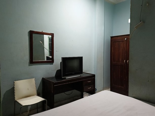 Imagen de la habitación del Hotel OYO 93046 Fortuna Parepare. Foto 7