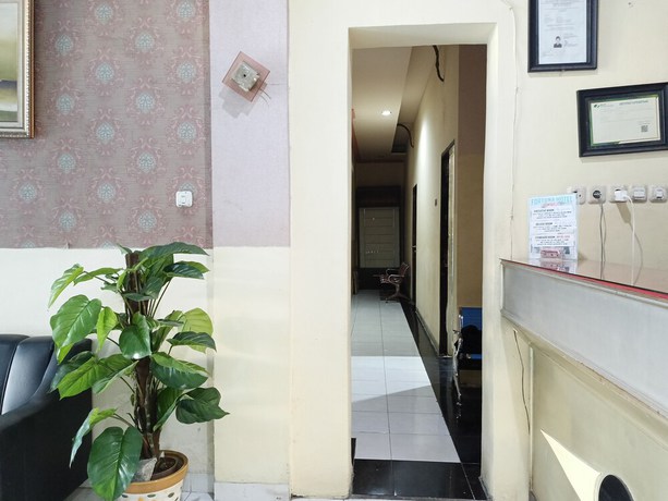 Imagen de los interiores del Hotel OYO 93046 Fortuna Parepare. Foto 15