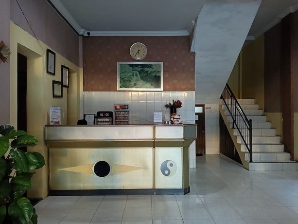 Imagen de los interiores del Hotel OYO 93046 Fortuna Parepare. Foto 17