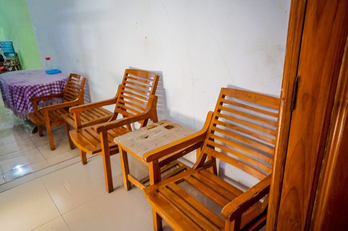 Imagen de los interiores del Hotel OYO 93069 Penginapan Sumber Rizki. Foto 13