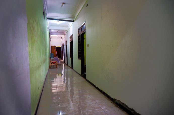 Imagen de los interiores del Hotel OYO 93069 Penginapan Sumber Rizki. Foto 18