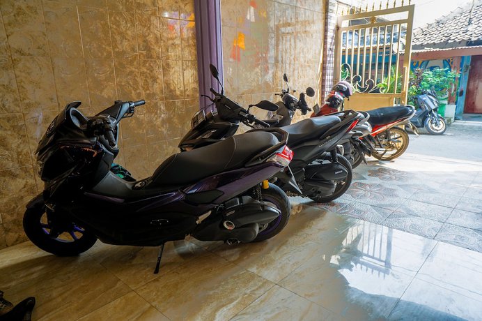 Imagen de los interiores del Hotel OYO 93069 Penginapan Sumber Rizki. Foto 19