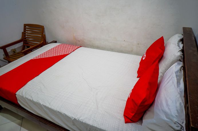 Imagen de la habitación del Hotel OYO 93069 Penginapan Sumber Rizki. Foto 12
