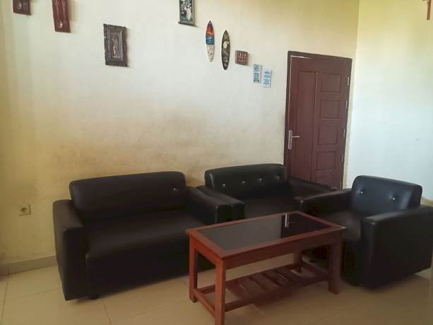 Imagen de los interiores del Hotel OYO 93073 Penginapan 69. Foto 9