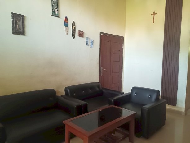 Imagen de los interiores del Hotel OYO 93073 Penginapan 69. Foto 13