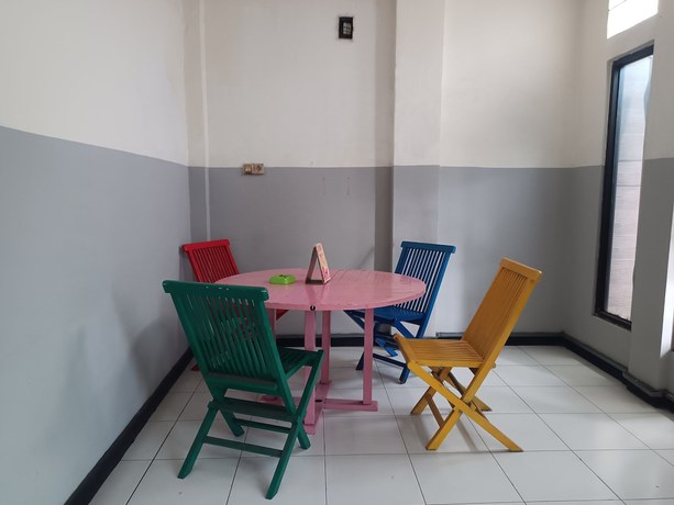 Imagen de los interiores del Hotel OYO 93090 Multi Plus Inn. Foto 17