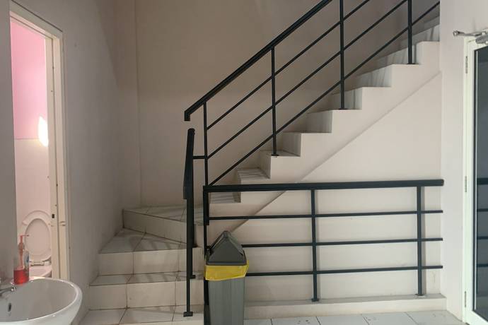 Imagen de los interiores del Hotel OYO 93122 Pondok Puti Sartika Syariah. Foto 16