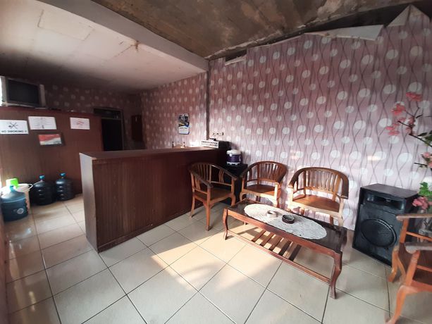 Imagen de los interiores del Hotel OYO 93135 Wisma Bayt Hikmah. Foto 18