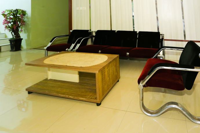 Imagen de los interiores del Hotel OYO 93145 Pondok Alam Syariah, Depok. Foto 14