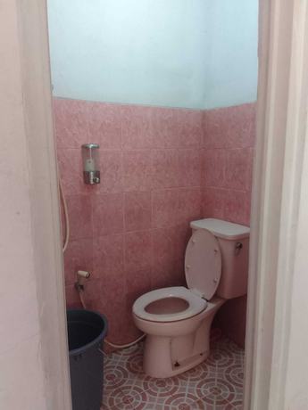 Imagen de la habitación del Hotel OYO 93146 Lamin Indah. Foto 6